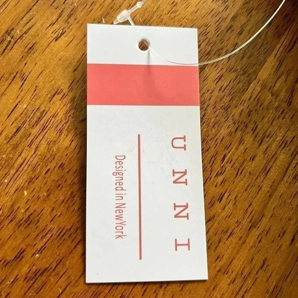 Mini puffer crossbody, zip closure, adjustable strap,  NWT free shipping - Picture 4 of 4